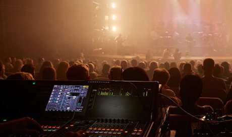 Coordination d’exploitation de système de son et d’éclairage pendant le concert à Lyon - AFOPROD